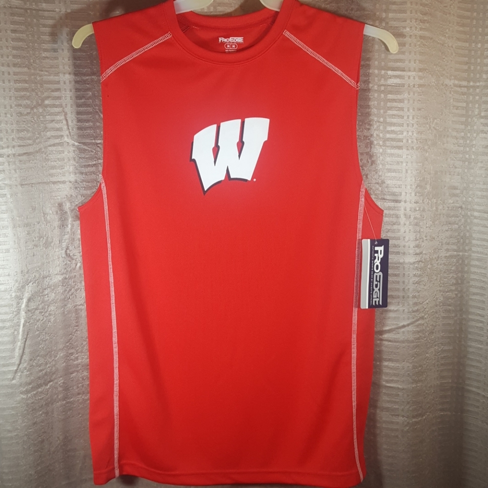 🎁NWT Wisconsin Badgers athletic tank top